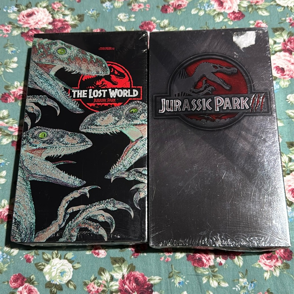 Jurassic Park III & The Lost World 📼 VHS lot of 2 movies. Unopened! Like new! ✨